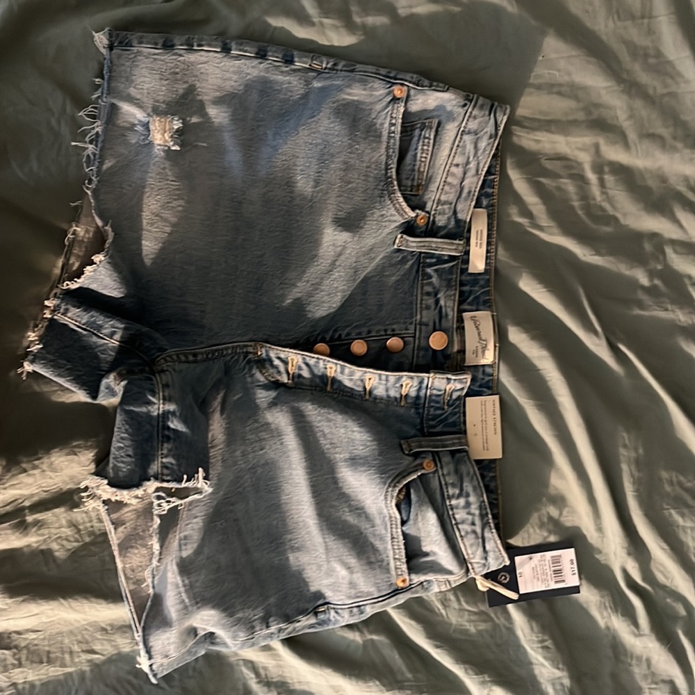 NWT universal thread vintage stretch midi button fly denim shorts